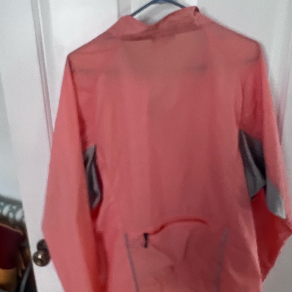 Patagonia Men’s Coral and Gray Utility Jacket - Picture 8 of 10